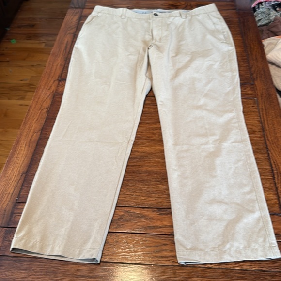 NWOT  Under Armour  tan golf pants size 40×30 - Picture 1 of 6